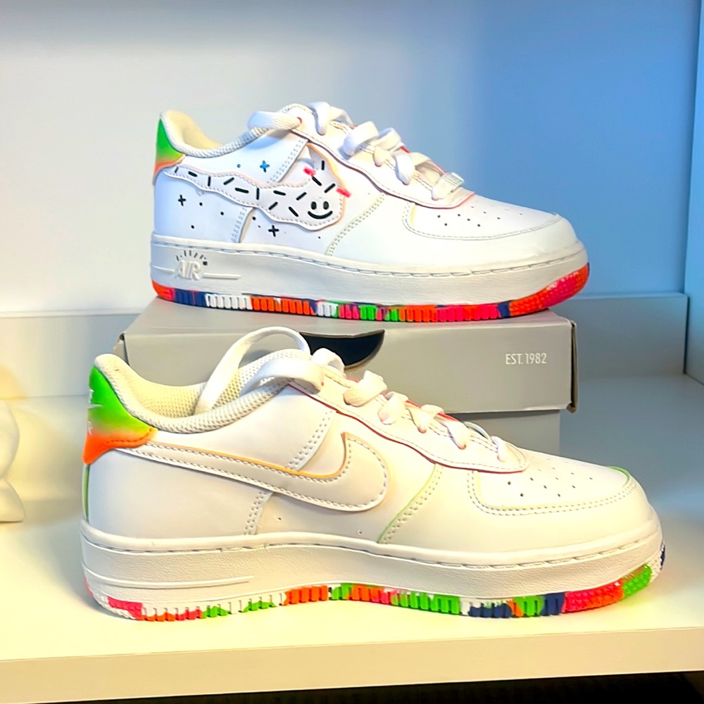 NEW Nike Air Force 1 LV8 Sneakers DV1366-111 White